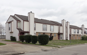 Meadowview Apartments in Kaufman, TX - Foto de edificio - Building Photo