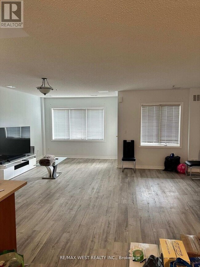 9441-9441 Jane St in Vaughan, ON - Building Photo - Building Photo