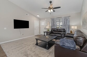 12 Persimmon Dr in Hamilton, OH - Building Photo - Building Photo