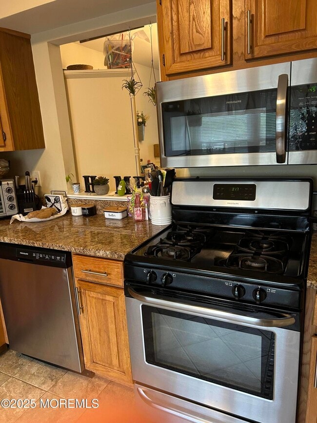 property at 17 Gloucester Ct