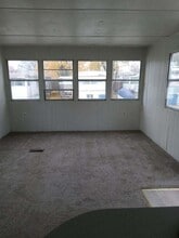 140 N Pleasant Ave in Lowell, MI - Building Photo - Building Photo