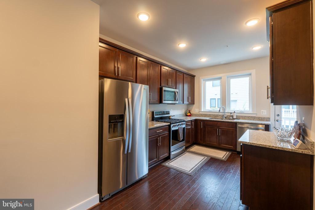 515 Shorthorn Way in Rockville, MD - Building Photo