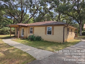 6590 Dewrell Square in Pensacola, FL - Building Photo