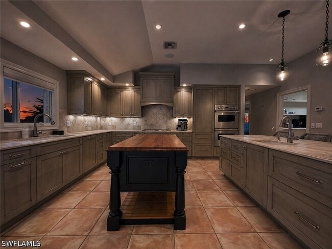 4083 Belair Ln in Naples, FL - Building Photo - Building Photo