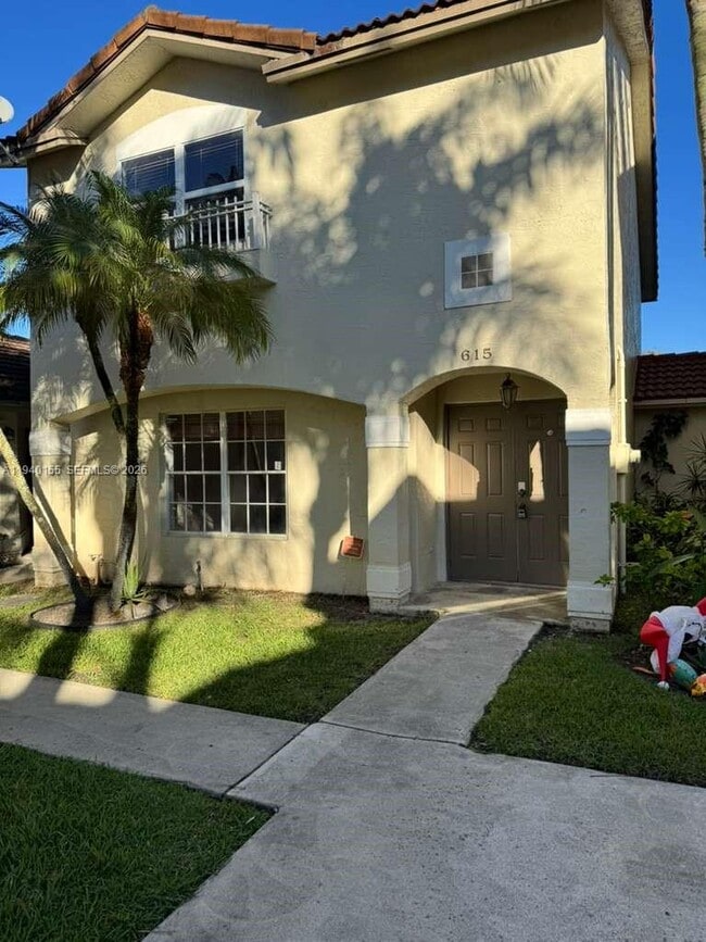 615 NW 109th Ave in Pembroke Pines, FL - Building Photo - Building Photo