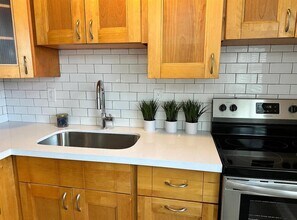 198 SE 7th St in Hallandale Beach, FL - Building Photo - Building Photo