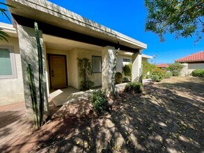 643 N Vía Acapulco-Unit -Available in Palm Springs, CA - Building Photo - Building Photo