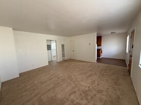 1515 Harmon St, Unit 6 in Berkeley, CA - Building Photo