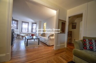 216 Norfolk St, Unit 1 in Cambridge, MA - Building Photo - Building Photo