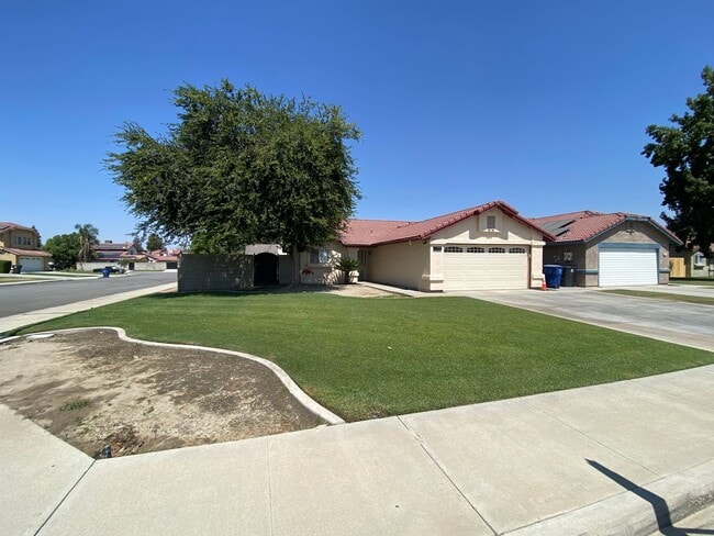 4412 Cyclone Dr in Bakersfield, CA - Building Photo - Building Photo