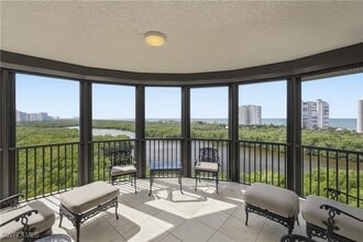 8990 Bay Colony Dr in Naples, FL - Building Photo - Building Photo