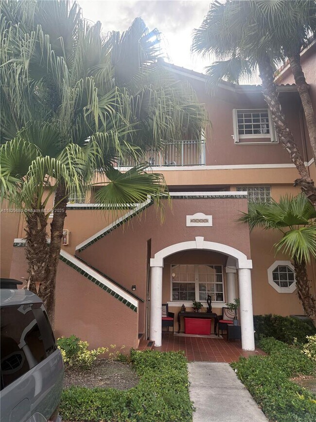 10010 Hammocks Blvd in Miami, FL - Building Photo - Building Photo