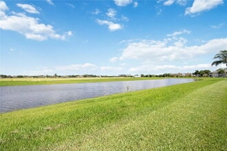 5800 Sabal Trace Dr in North Port, FL - Building Photo - Building Photo
