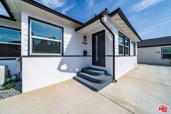 1258 Mariposa St in Glendale, CA - Foto de edificio - Building Photo