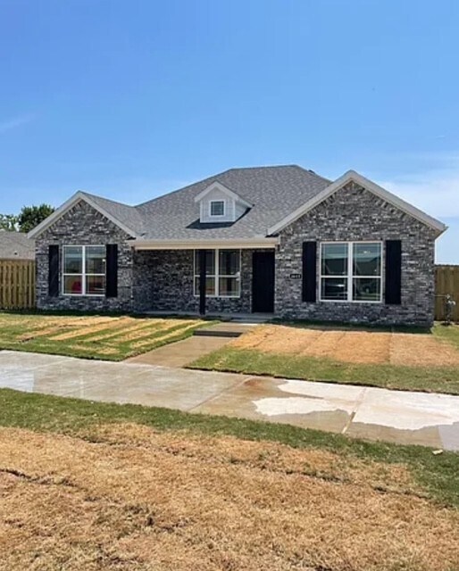 4615 W Tofino Dr in Fayetteville, AR - Building Photo