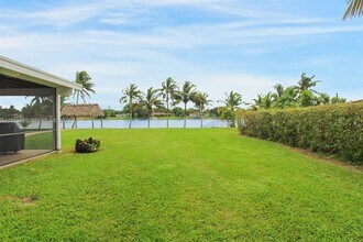 10962 SW 117th St in Miami, FL - Building Photo - Building Photo