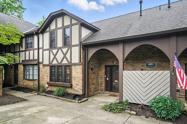 665 Olde Towne Ave, Unit C in Columbus, OH - Foto de edificio - Building Photo