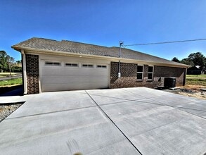 717 Iron Wood Dr in Hartselle, AL - Building Photo - Building Photo