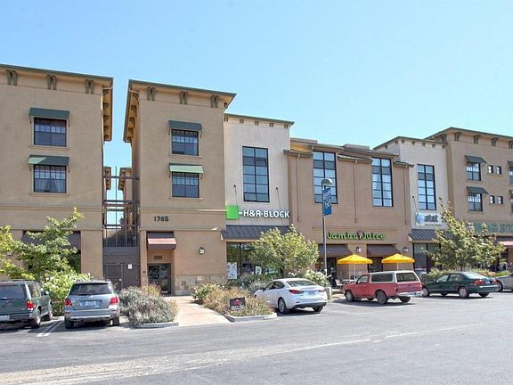1765 E Bayshore Rd in Palo Alto, CA - Building Photo