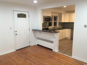 33 Sherman Ave in Bethpage, NY - Building Photo - Building Photo