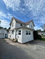2231 5th Ave in Marion, IA - Building Photo