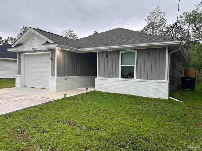 3021 N 36th Ave in Milton, FL - Building Photo - Building Photo