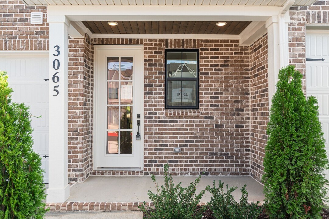 3065 Inman Dr in Thompson's Station, TN - Building Photo