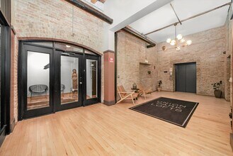 1327 W Washington Blvd in Chicago, IL - Building Photo - Building Photo