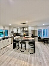 10468 Des Moines Ave in Los Angeles, CA - Building Photo - Building Photo