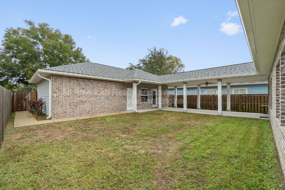 33 8th Ave in Shalimar, FL - Building Photo