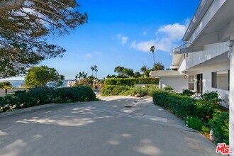 31617 Broad Beach Rd in Malibu, CA - Building Photo - Building Photo