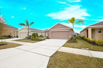 12380 Rimini Wy in Port St. Lucie, FL - Foto de edificio - Building Photo