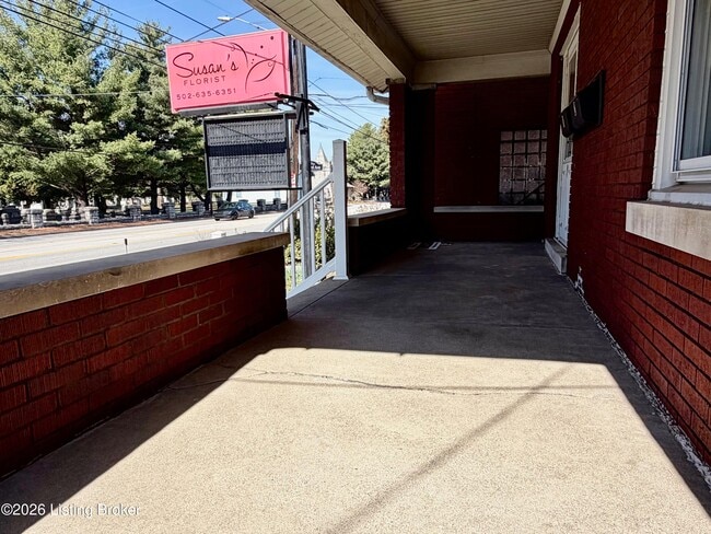 2733 Preston Hwy in Louisville, KY - Building Photo - Building Photo