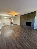 14901 Dutchmans Dr in Rogers, AR - Building Photo