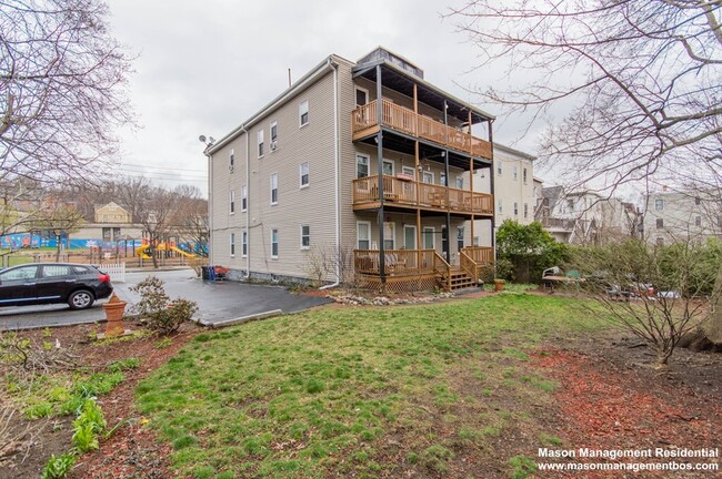 126 Minden St, Unit 3 in Boston, MA - Building Photo - Building Photo