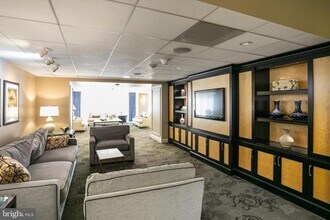 4601 N Park Ave in Chevy Chase, MD - Building Photo - Building Photo