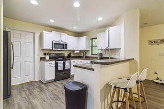 5805 Oak Mill Terrace in Palmetto, FL - Foto de edificio - Building Photo