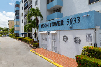 Moon Tower in Miami, FL - Building Photo - Building Photo