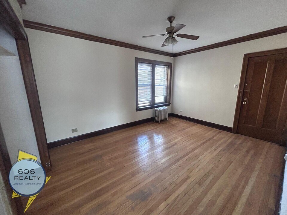 3154 N Linder Ave, Unit 3 in Chicago, IL - Foto de edificio
