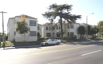 5920 Melrose Ave in Los Angeles, CA - Building Photo
