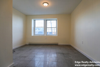 102 Chester St, Unit 2 in Boston, MA - Building Photo - Building Photo