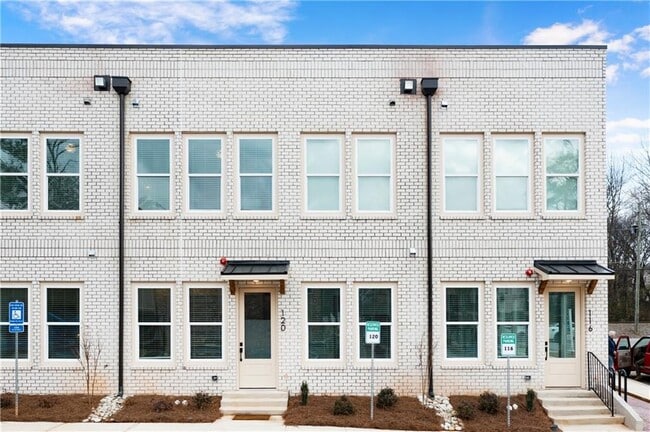 9040 Main St in Woodstock, GA - Building Photo - Building Photo