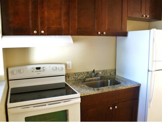 1743 Russell St S in St. Petersburg, FL - Building Photo - Building Photo