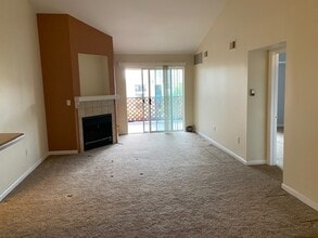 12183 W Cross Dr, Unit Cambridge in the Foothill in Littleton, CO - Building Photo - Building Photo