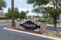 Signature At Scottsdale in Scottsdale, AZ - Foto de edificio - Building Photo