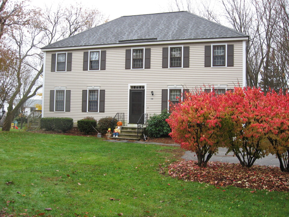 4 Perley Rd in Derry, NH - Building Photo