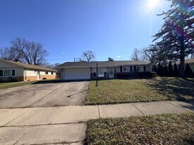 635 Morton St in Hoffman Estates, IL - Building Photo