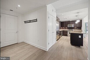 2425 L St NW in Washington, DC - Building Photo