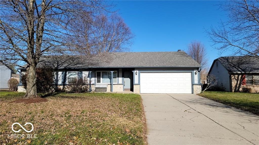 12404 Cobblestone Ct in Indianapolis, IN - Building Photo