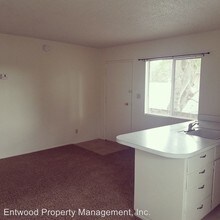 1351 Arcadian Ave in Chico, CA - Building Photo - Building Photo